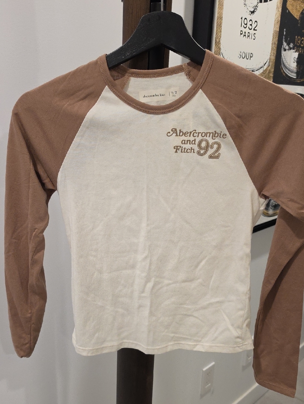 Abercrombie & Fitch Long-Sleeve Raglan Tee in Cream and Brown